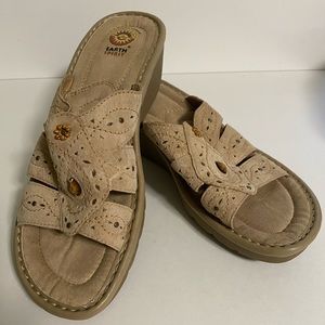 Earth Spirit Monica Beige Leather Sandals. Size 11.